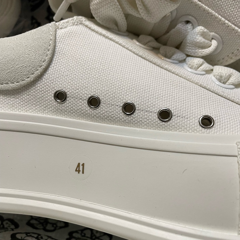 Alexander McQueen White Men's Sneakers - Picture 16 of 16